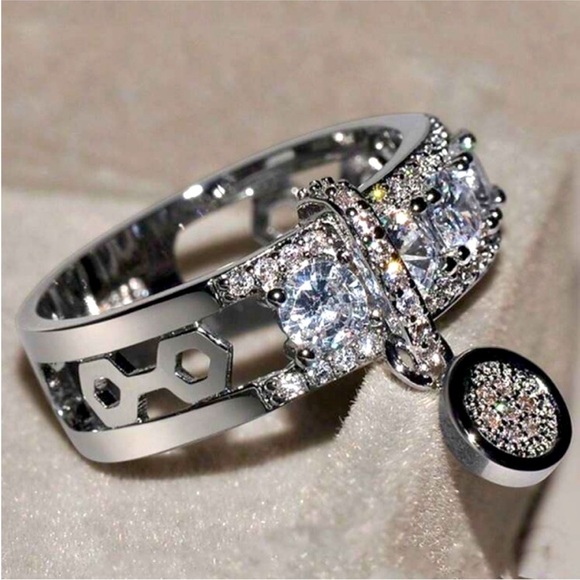 STERLING SILVER DIAMOND CHARM RING 💍 - Picture 3 of 8